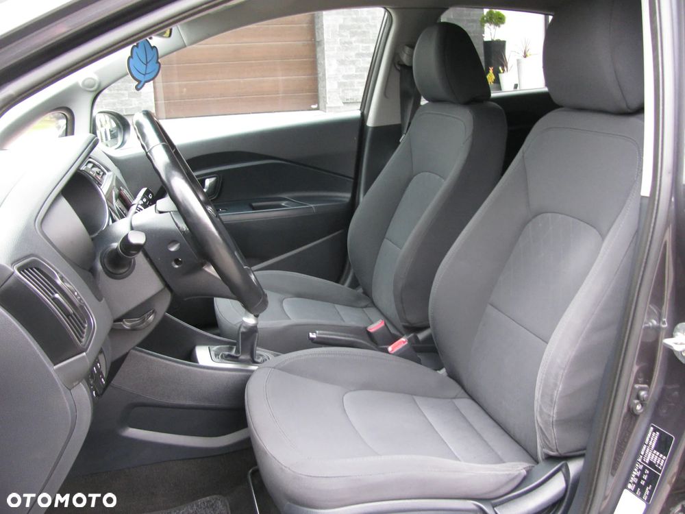 Kia Rio 1.2 Dream Team Edition - 19