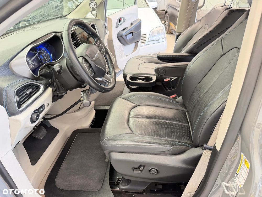 Chrysler Pacifica - 7