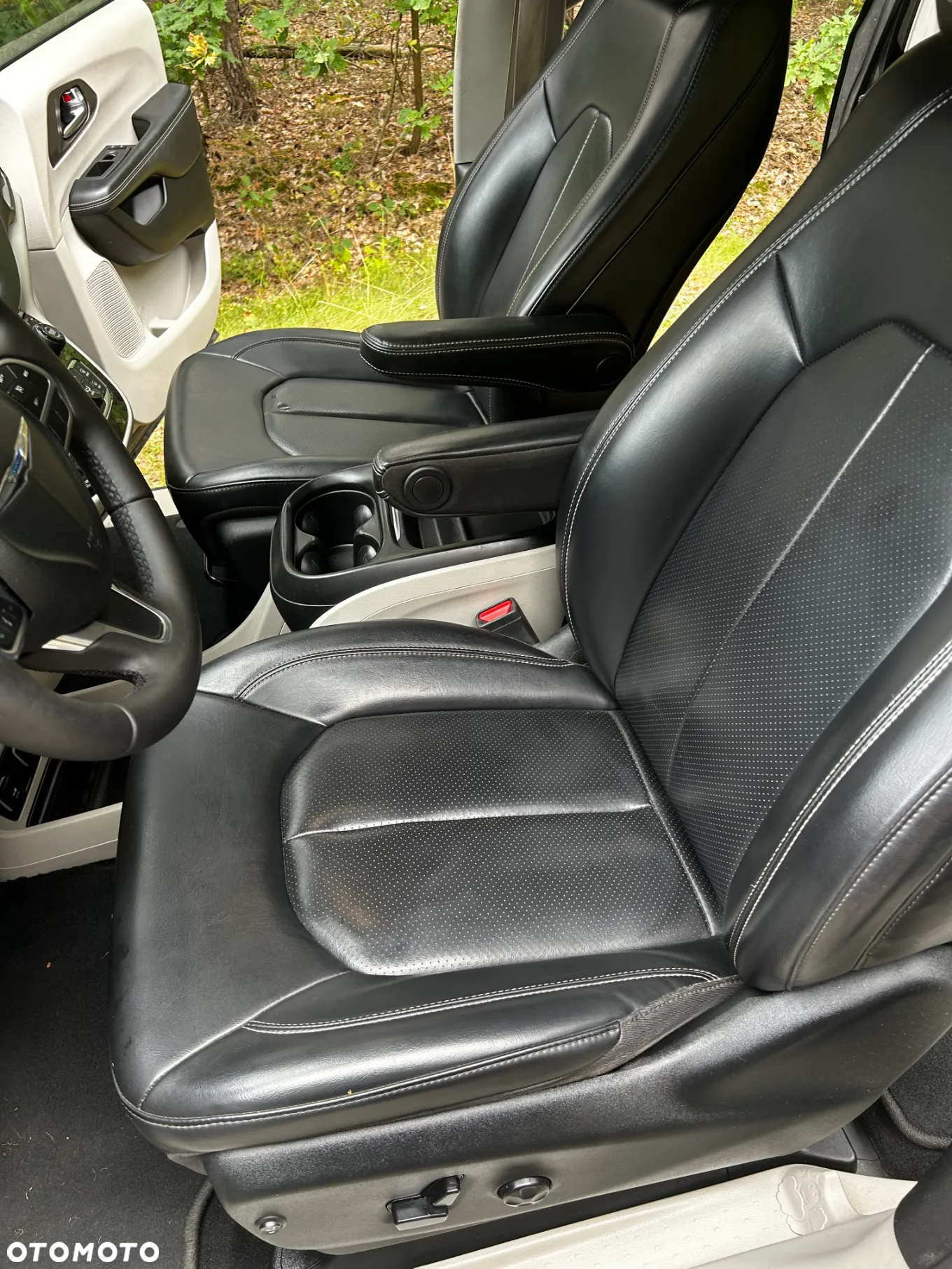 Chrysler Pacifica - 14