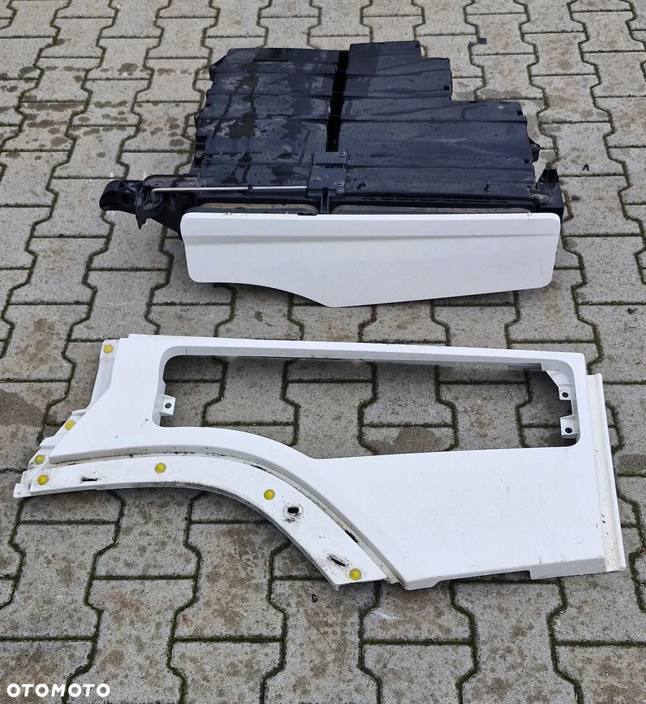 VOLVO FH4 FH5 SCHOWEK - 1