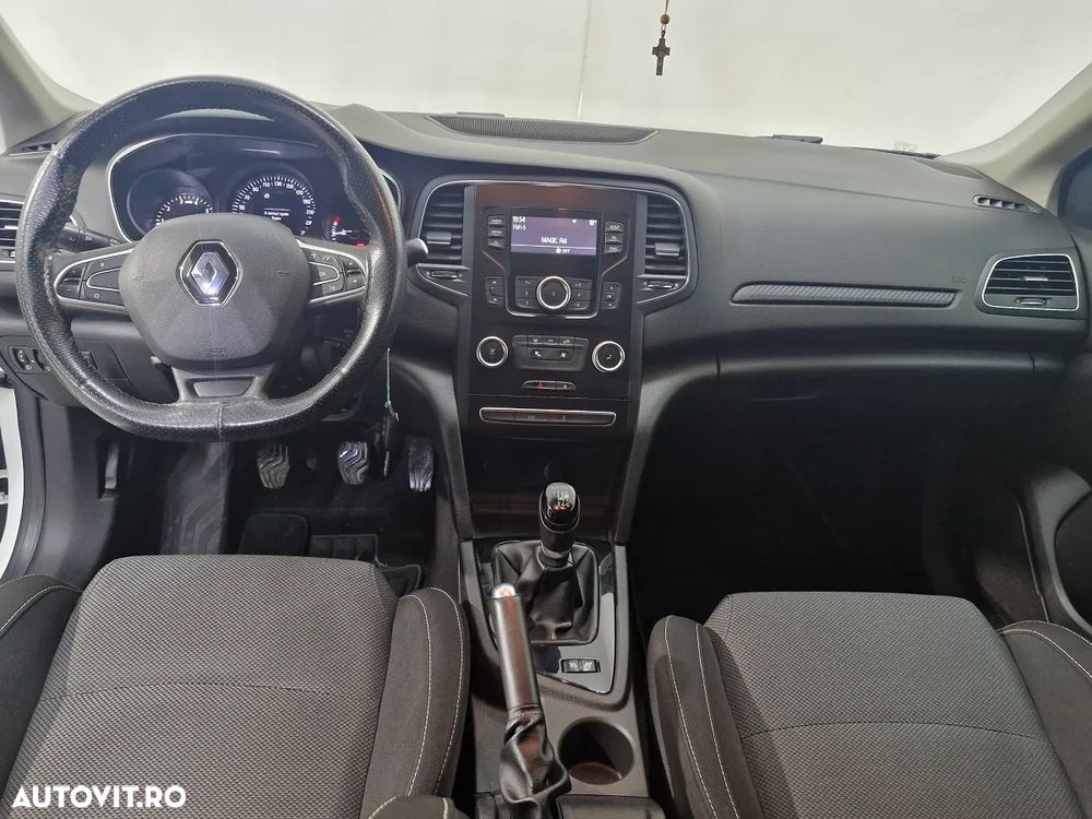 Renault Megane TCe Business - 3