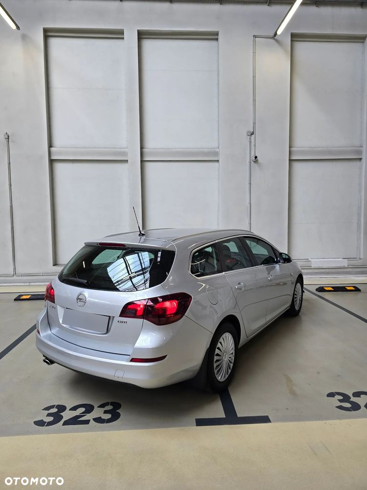Opel Astra 2.0 CDTI DPF Cosmo - 30