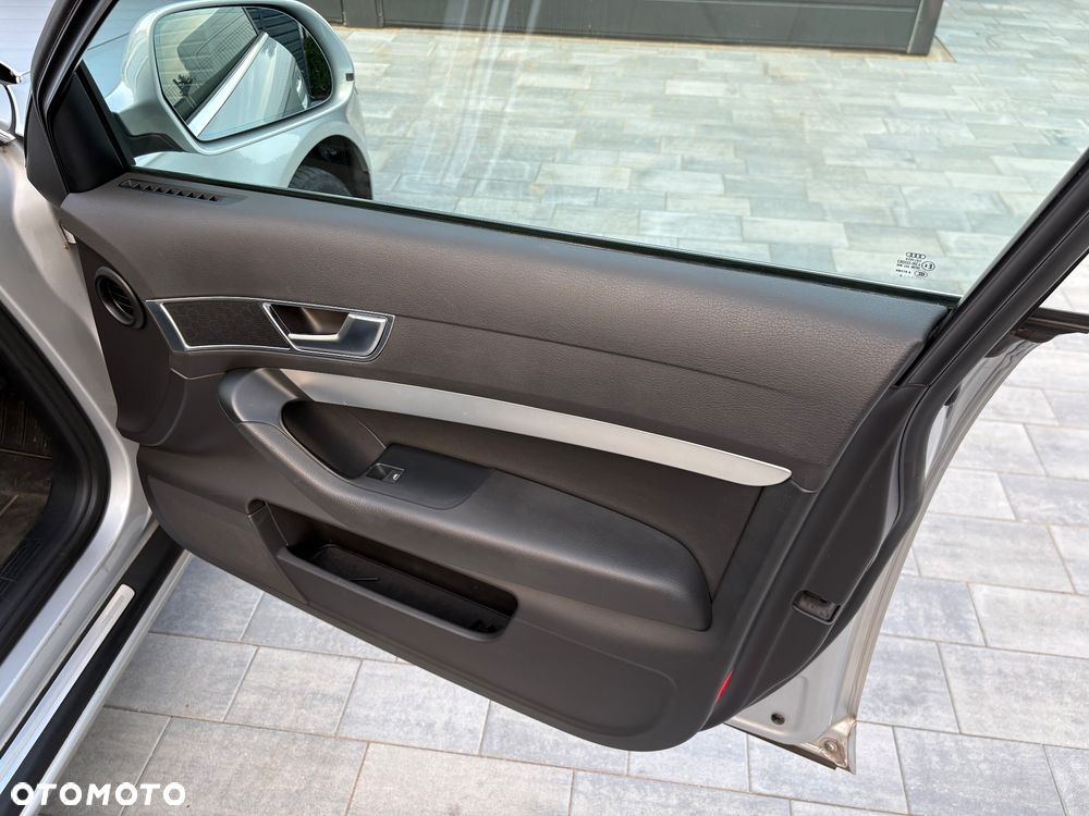 Audi A6 Avant 2.7 TDI DPF quattro tiptronic - 16
