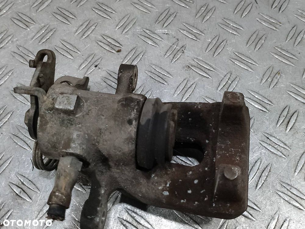 ZACISK HAMULCOWY LEWY TYŁ ALFA ROMEO GT 2.0 16V - 2