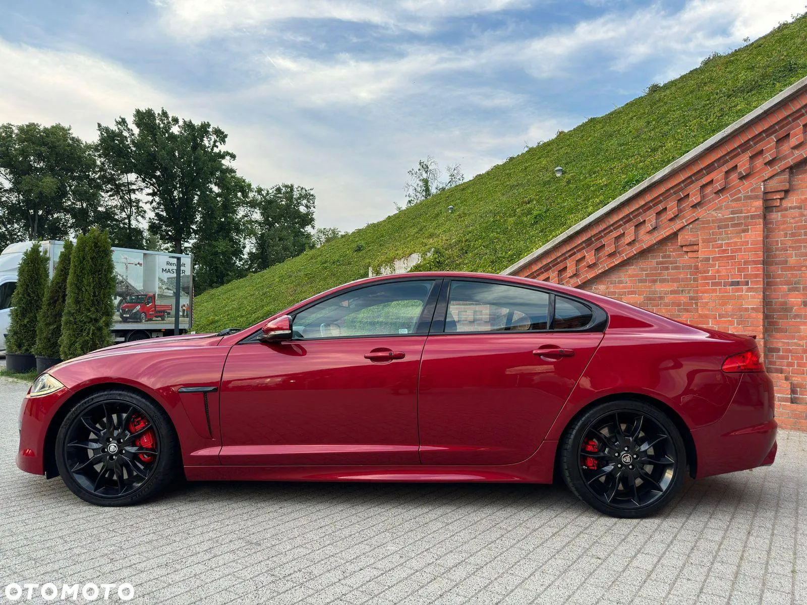 Jaguar XF XFR - 4