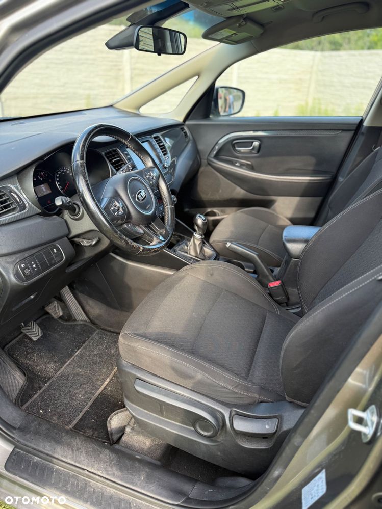 Kia Carens - 6
