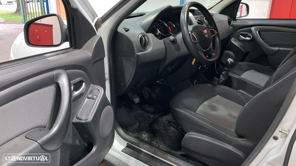 Dacia Duster 1.5 dCi SL Black Shadow 4WD - 6