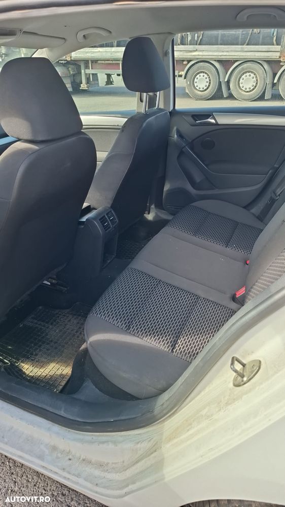 Volkswagen Golf 1.6 TDI DPF Comfortline - 7