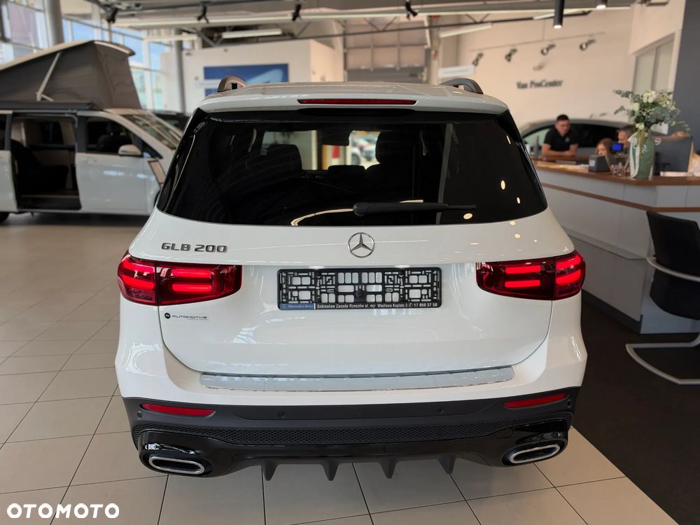 Mercedes-Benz GLB 200 AMG Line 7G-DCT - 12