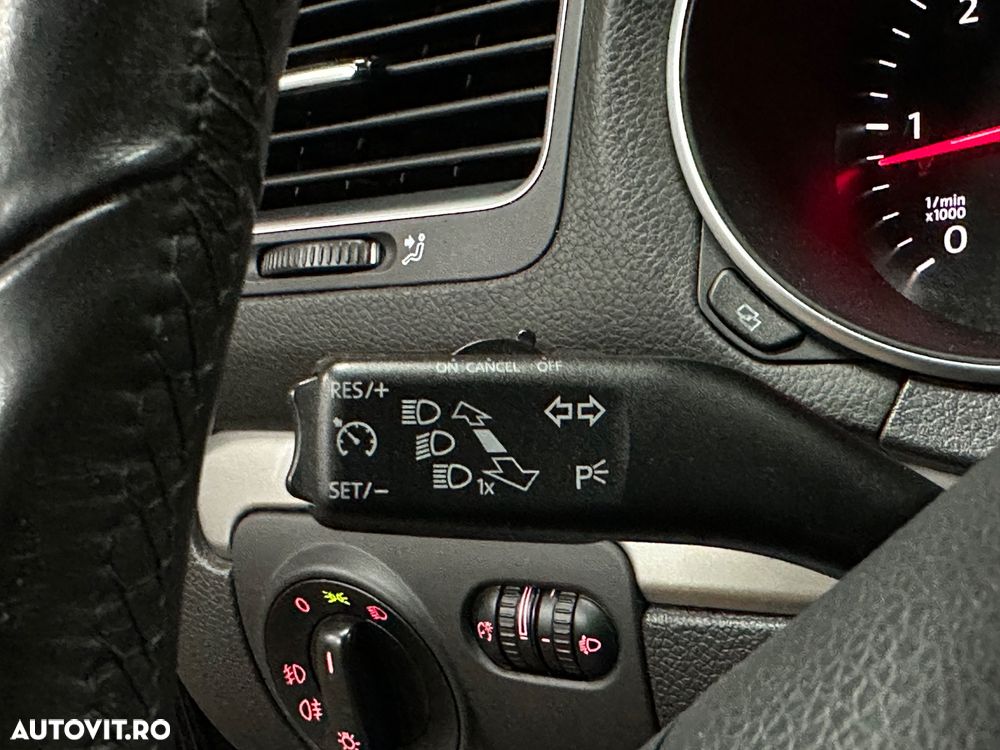 Volkswagen Golf 1.6 TDI DPF Style - 12