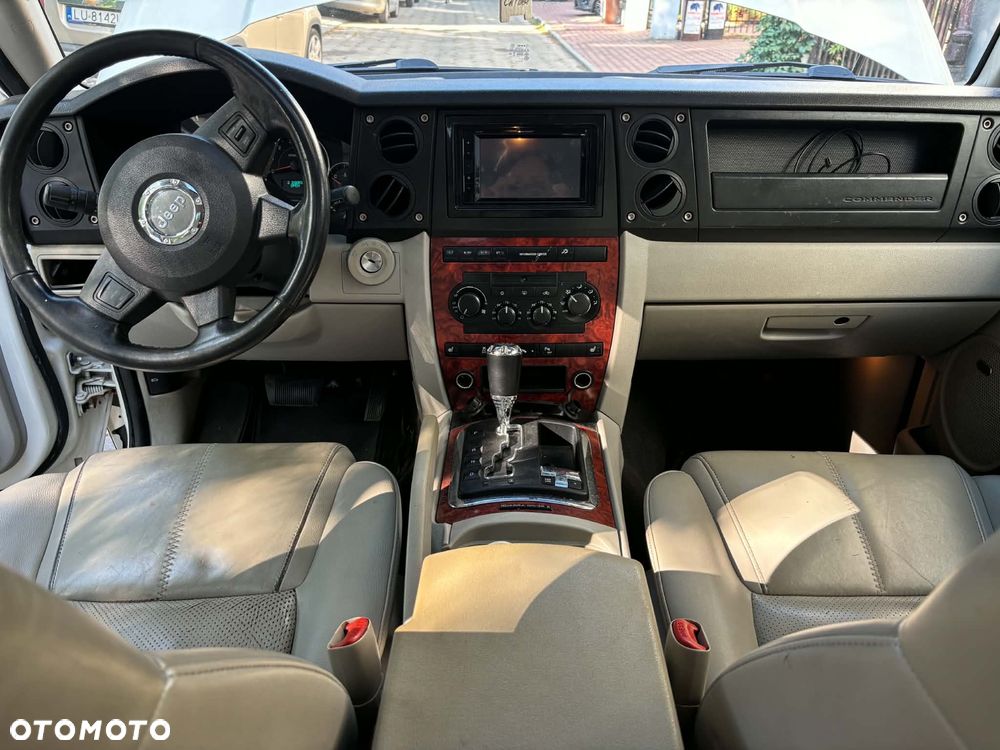 Jeep Commander 5.7 V8 Limited - 22