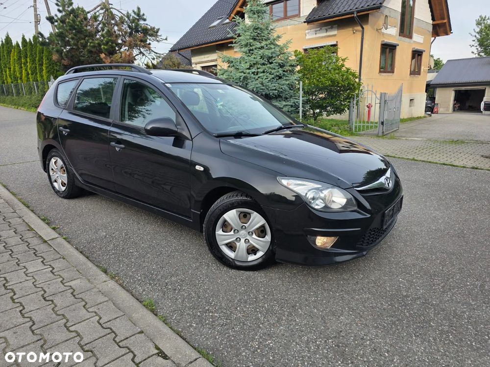 Hyundai i30 1.4 Base + World Cup - 18
