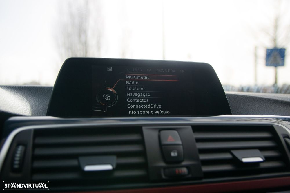 BMW 330 e iPerformance Line Sport - 27