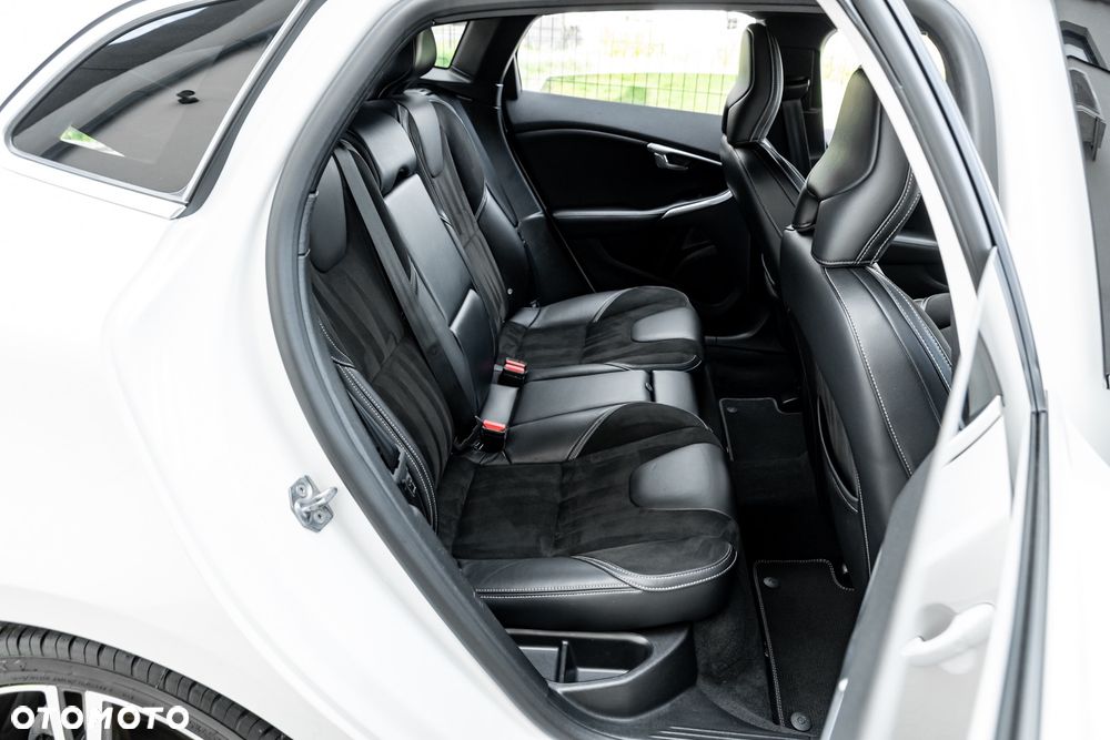 Volvo V40 D2 Geartronic RDesign - 22