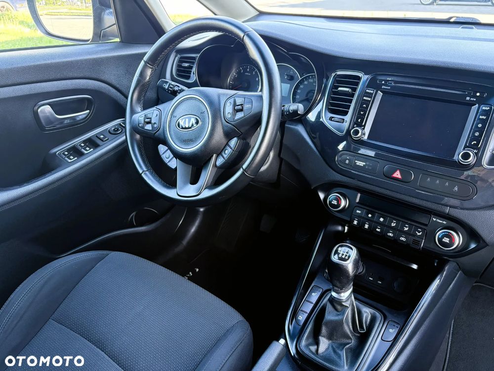 Kia Carens - 13