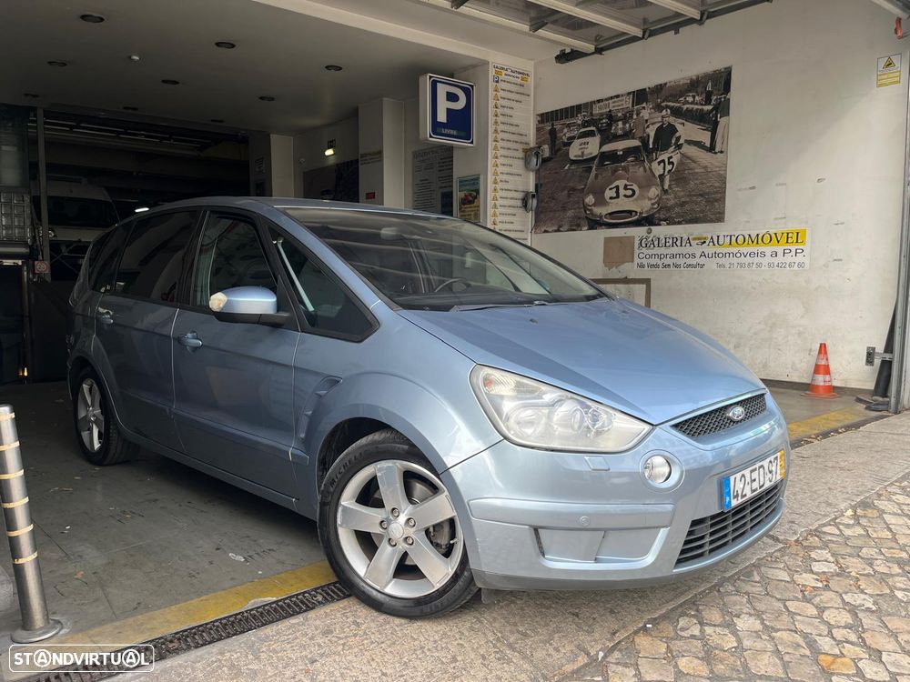 Ford S-Max 2.0 TDCi Titanium 7L — fotografia 3