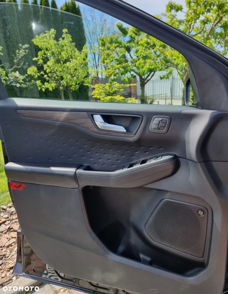 Ford Escape 2.0 EcoBoost AWD Titanium - 17