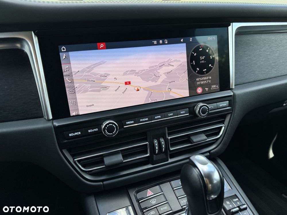 Porsche Macan - 8