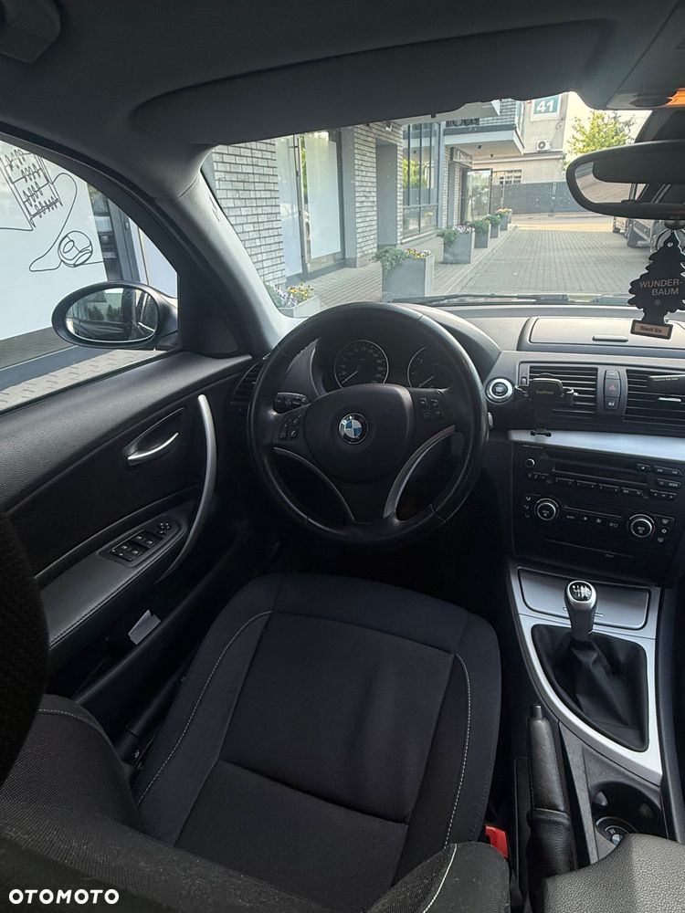 BMW Seria 1 116i - 22