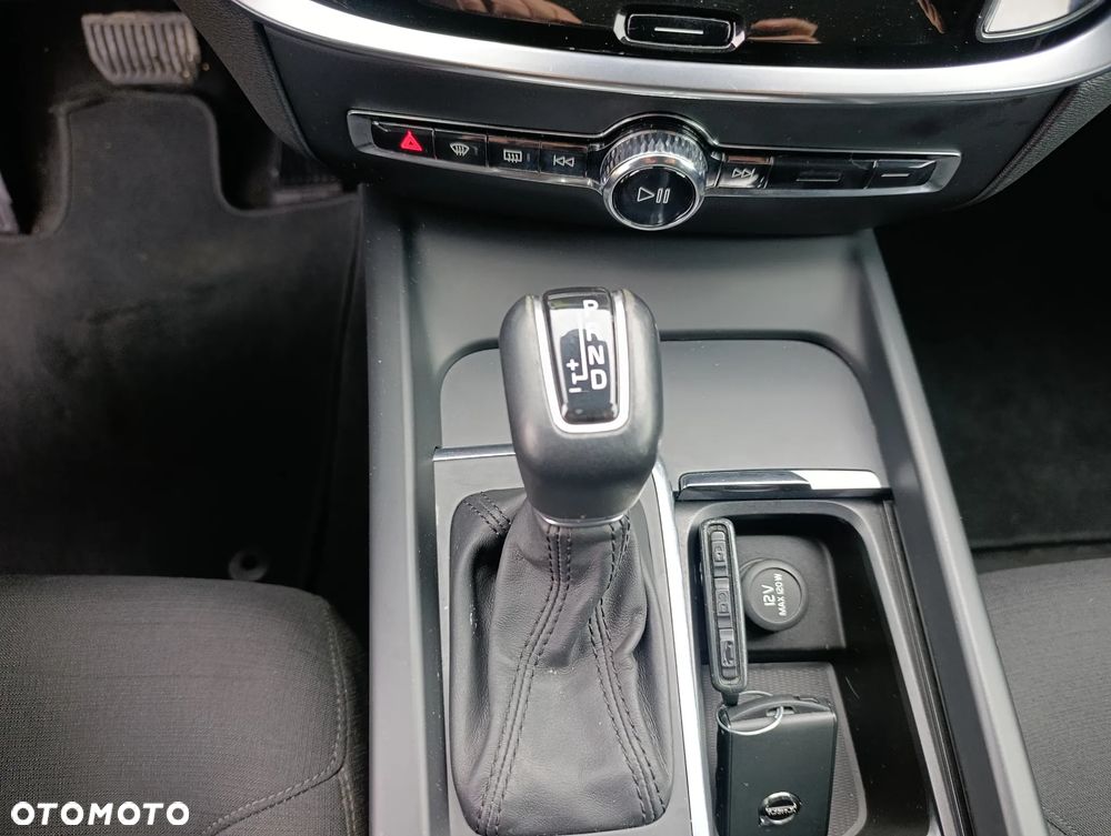 Volvo V60 D3 AWD Geartronic Momentum - 23