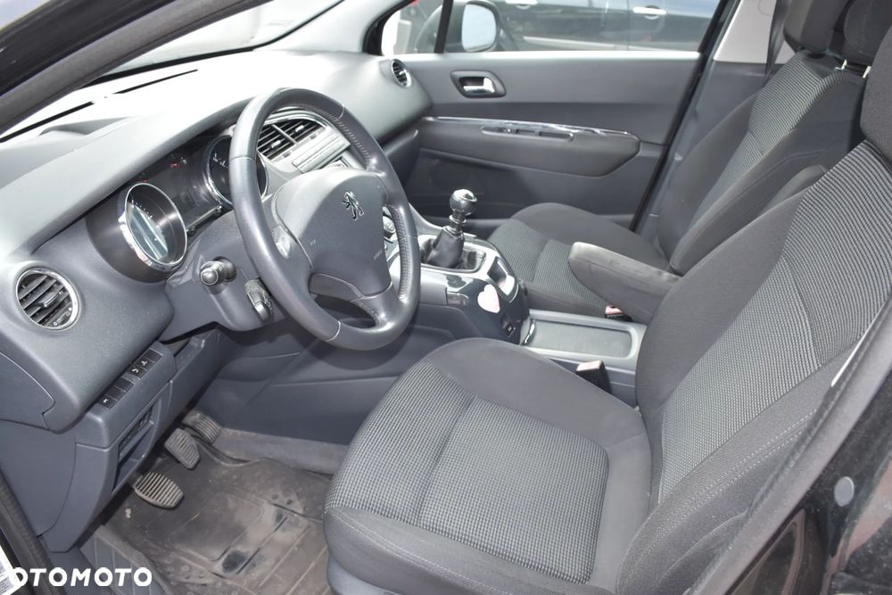Peugeot 5008 HDI FAP 150 Family Plus - 11