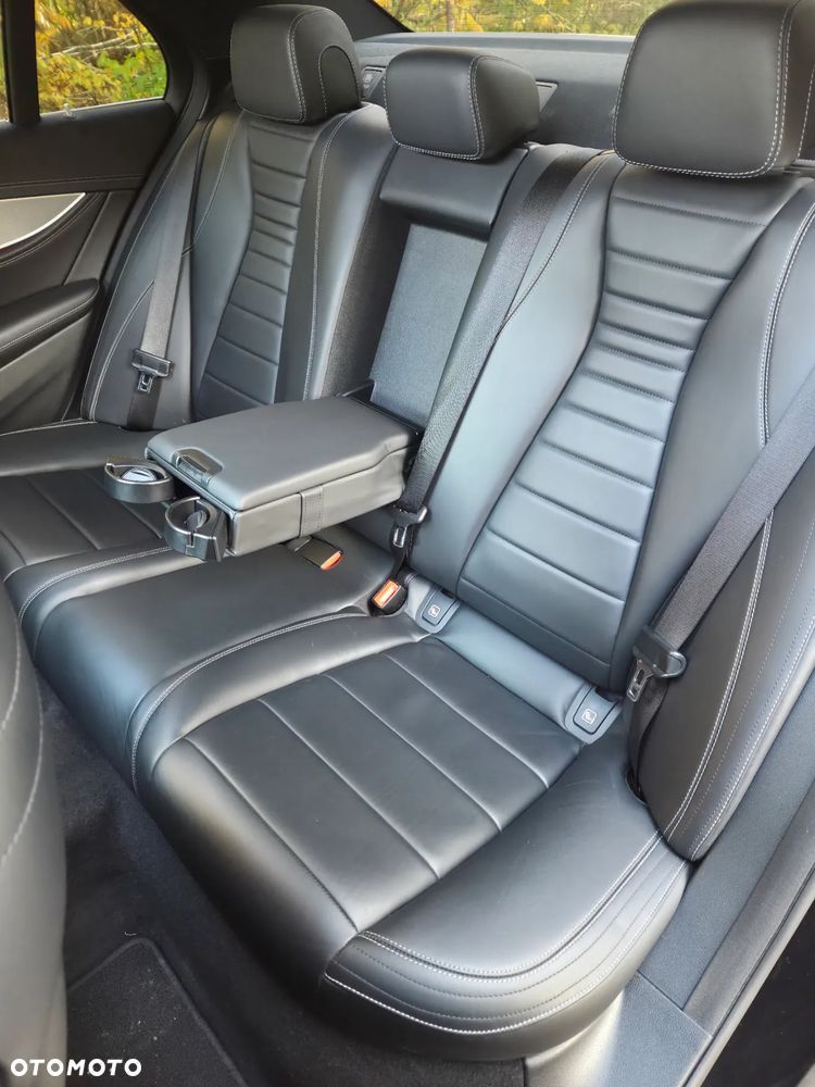 Mercedes-Benz Klasa E 200 4-Matic 9G-TRONIC - 29