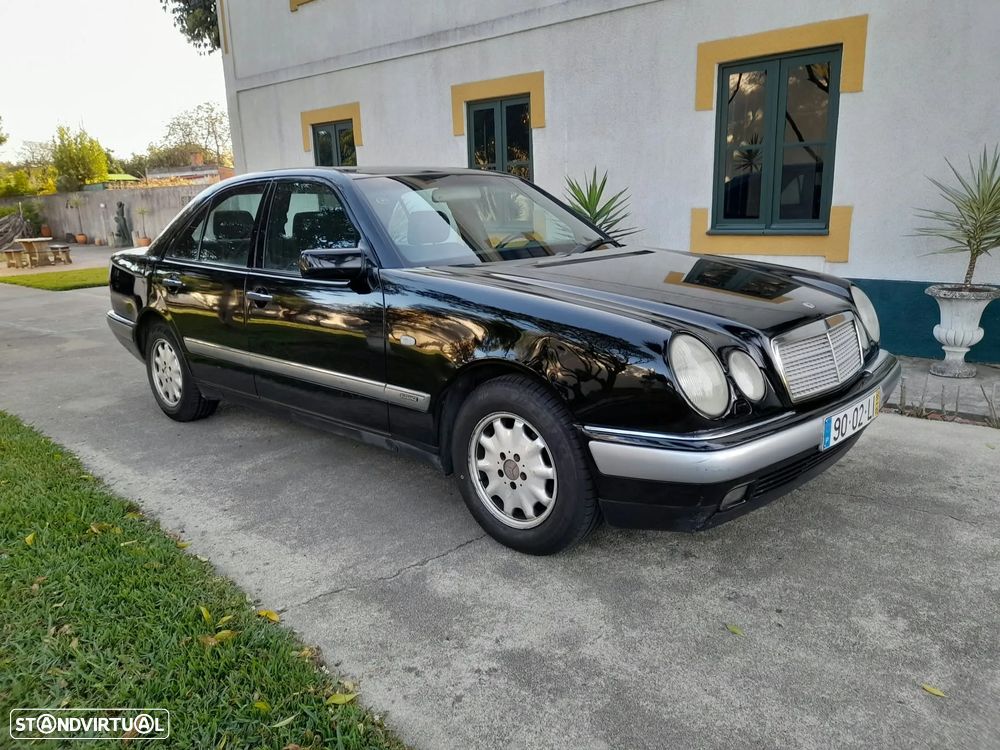 Mercedes-Benz E 200 - 9