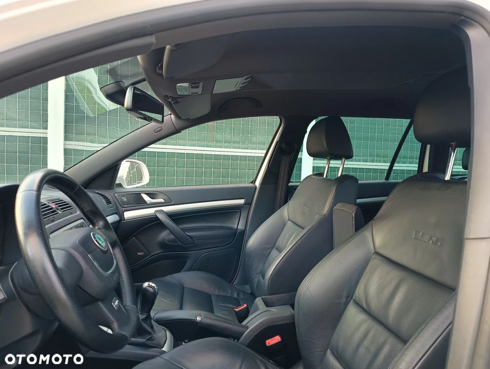 Skoda Octavia 2.0 TDI CR DPF RS - 21