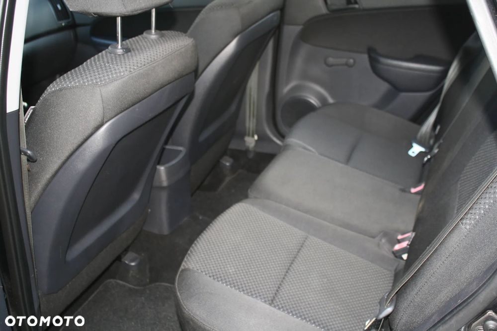 Hyundai i30 1.4 Comfort World Cup - 11