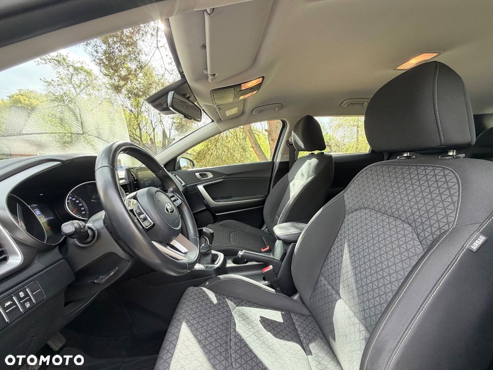 Kia Ceed 1.6 CRDi mHEV L - 15