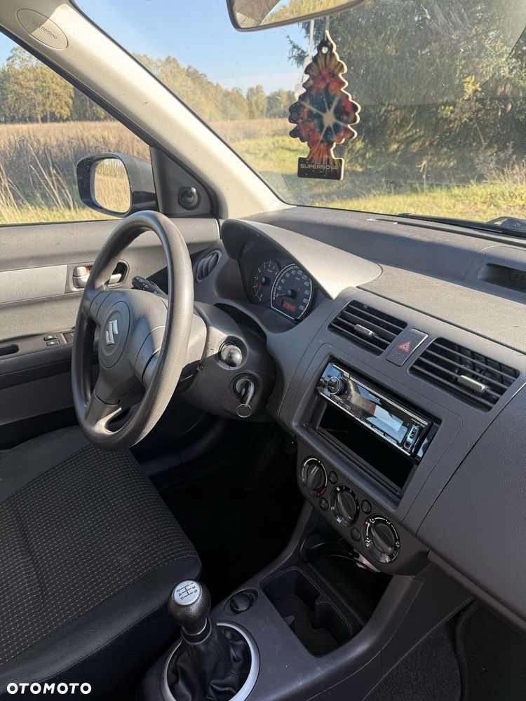 Suzuki Swift - 6