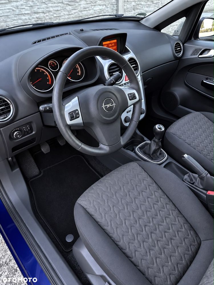 Opel Corsa 1.2 16V Cosmo - 18
