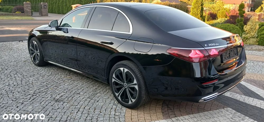 Mercedes-Benz Klasa E 300de 4Matic 9G-TRONIC Edition AVANTGARDE - 3