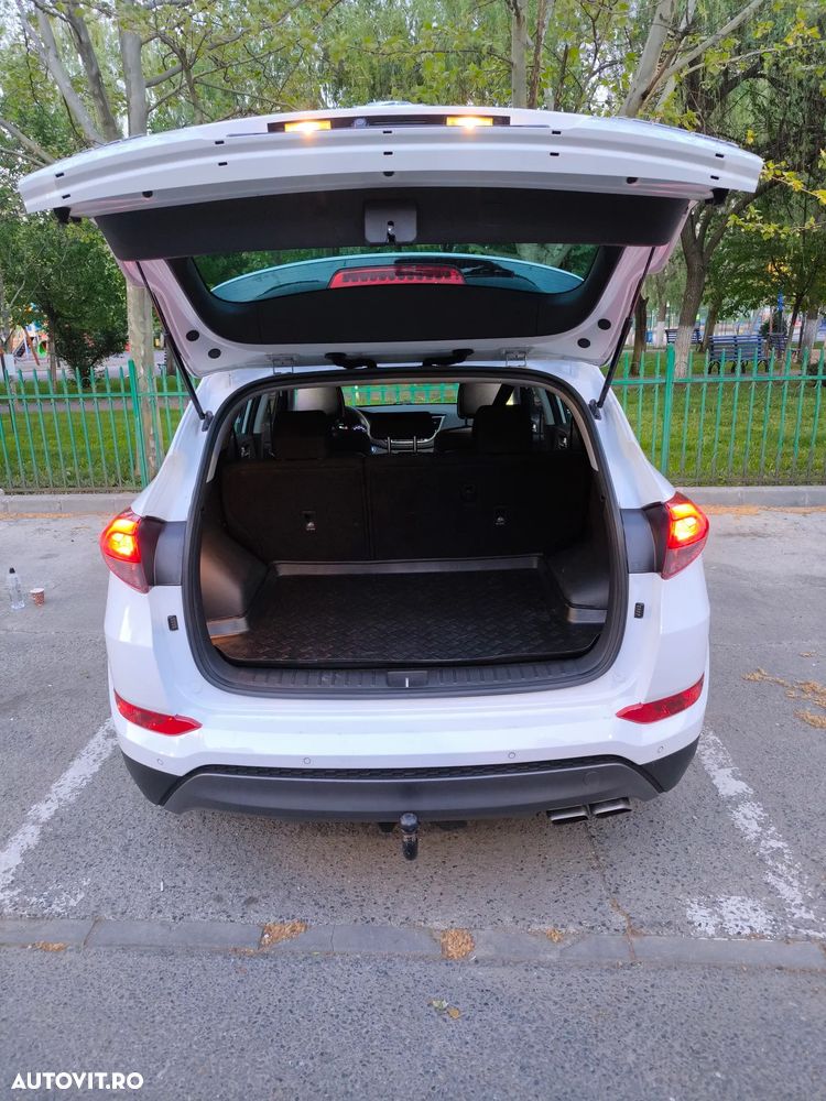 Hyundai Tucson 2.0 CRDI 4WD Automatik Style - 4