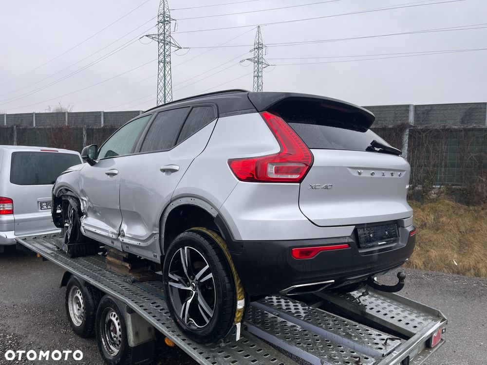 Volvo XC 40 D4 AWD Geartronic R-Design - 2