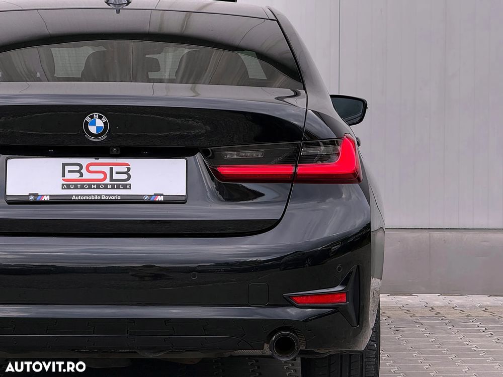BMW Seria 3 330e Aut. M Sport - 40
