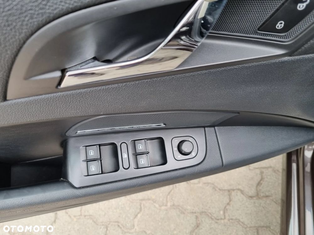Skoda Superb 2.0 TDI Elegance DSG - 20