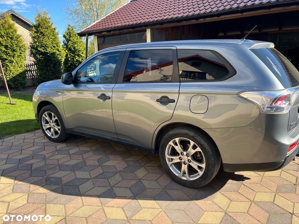 Mitsubishi Outlander 2.0 2WD Diamant Edition - 2