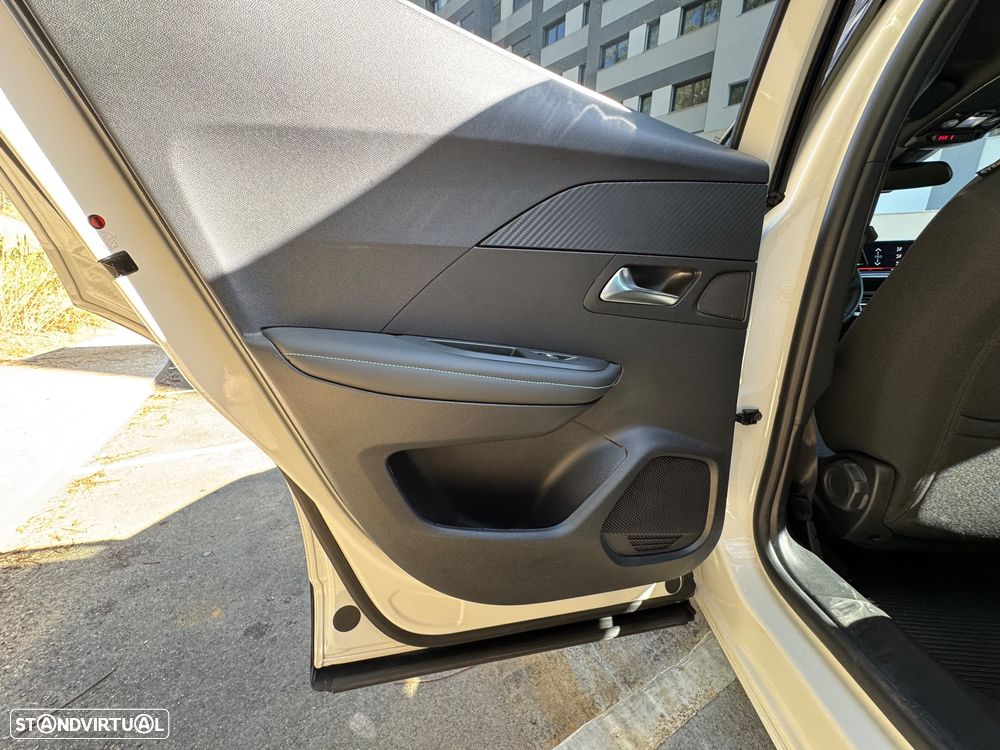 Peugeot 2008 1.2 PureTech Allure Pack - 9