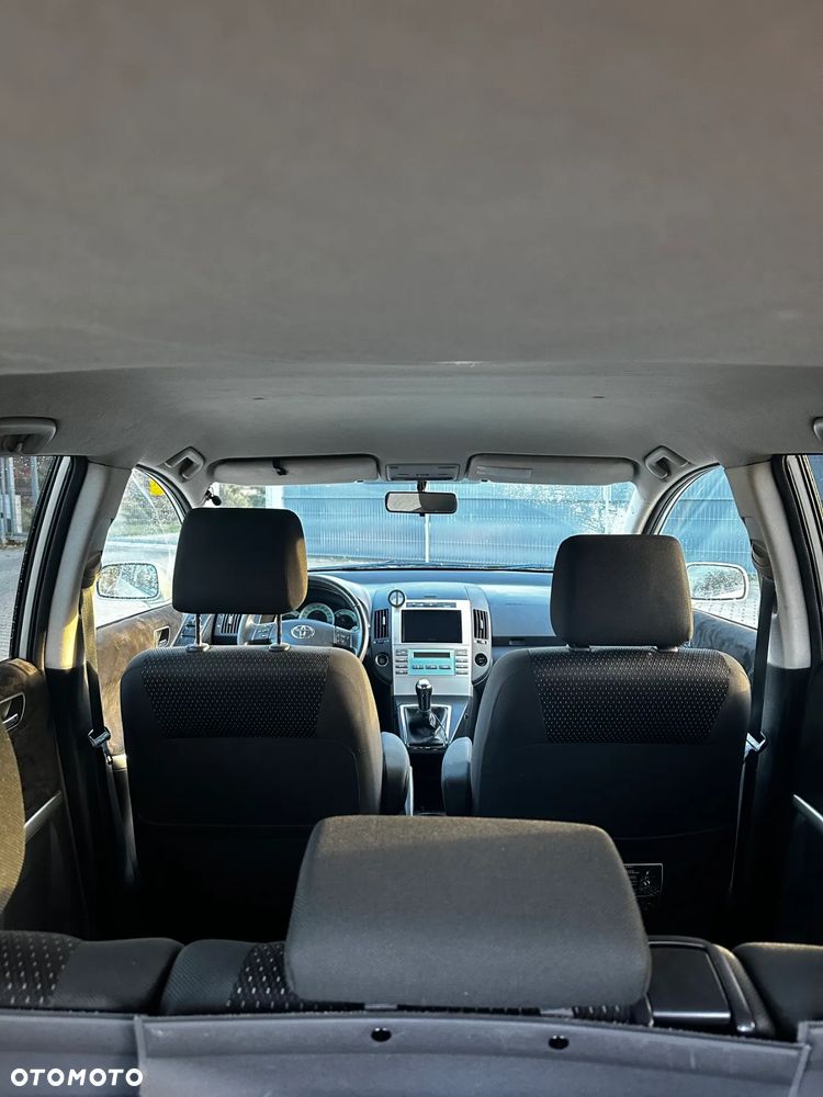 Toyota Corolla Verso 2.2 D-4D Prestige - 10