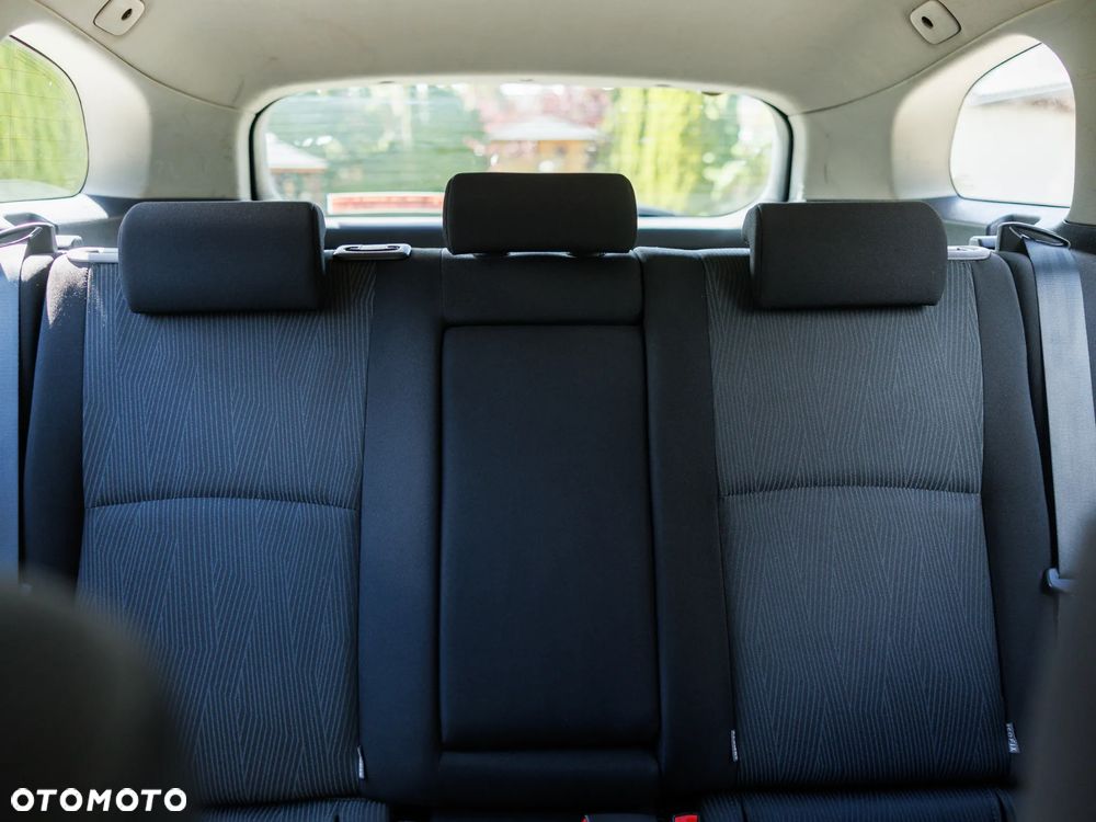 Toyota Avensis - 13