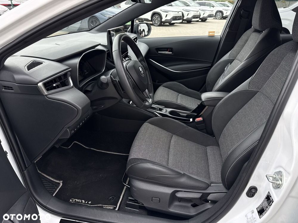 Toyota Corolla - 13