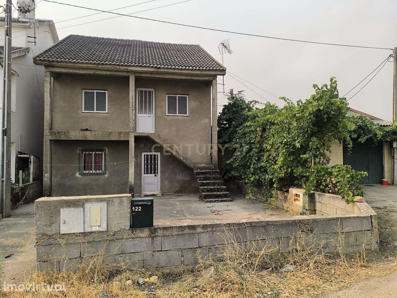 Casa para Recuperar em Bragança com Vista para a Montanha - Grande imagem: 2/14