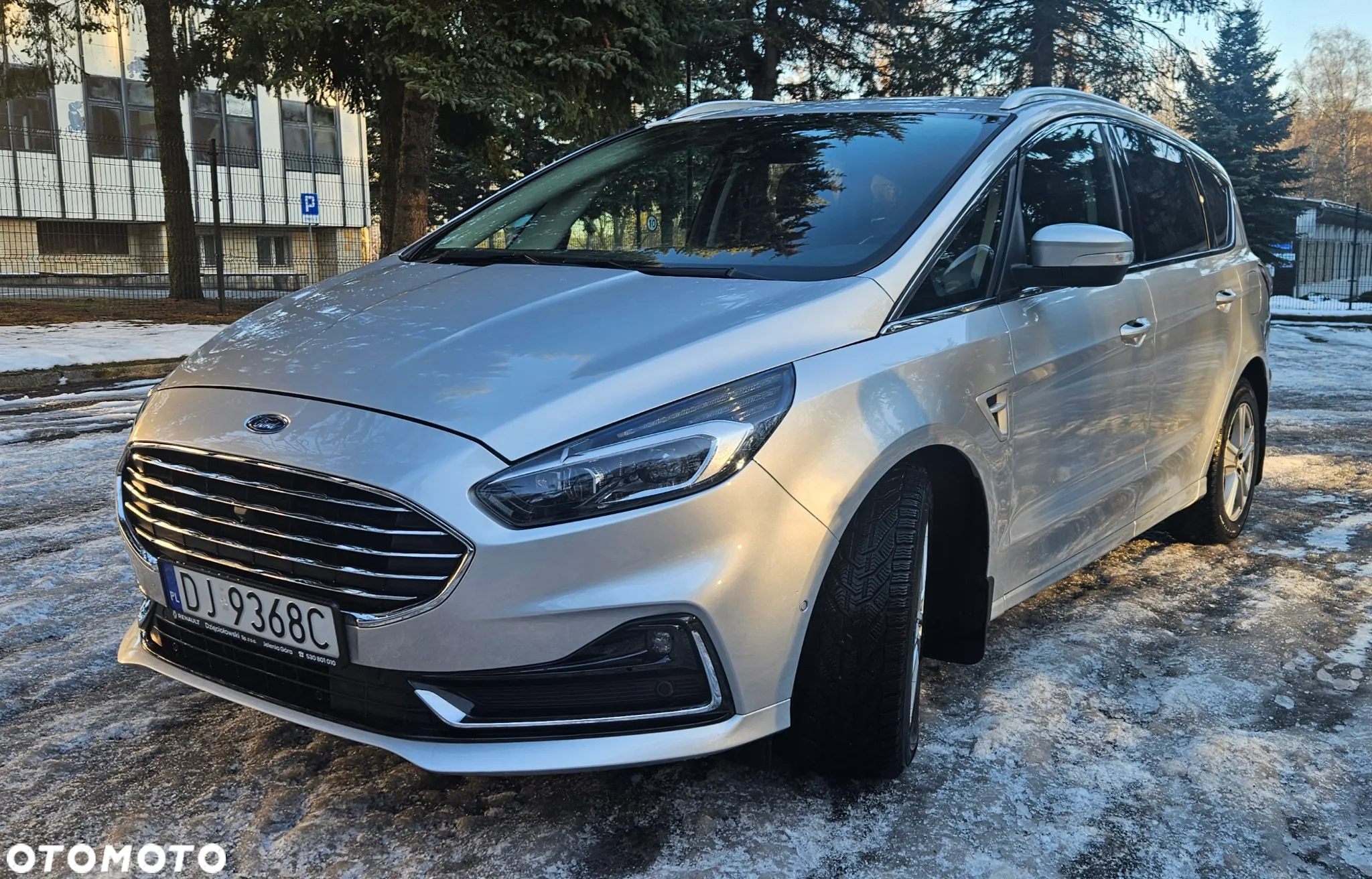 Ford S-Max 2.0 EcoBlue Titanium - 4