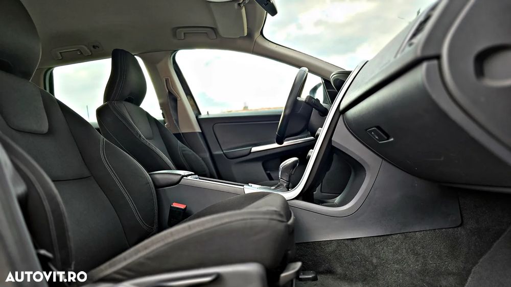 Volvo XC 60 D3 Geartronic Momentum - 31