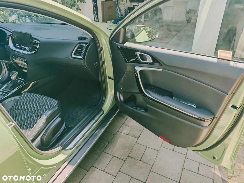 Kia XCeed 1.5 T-GDI Business Line DCT - 13