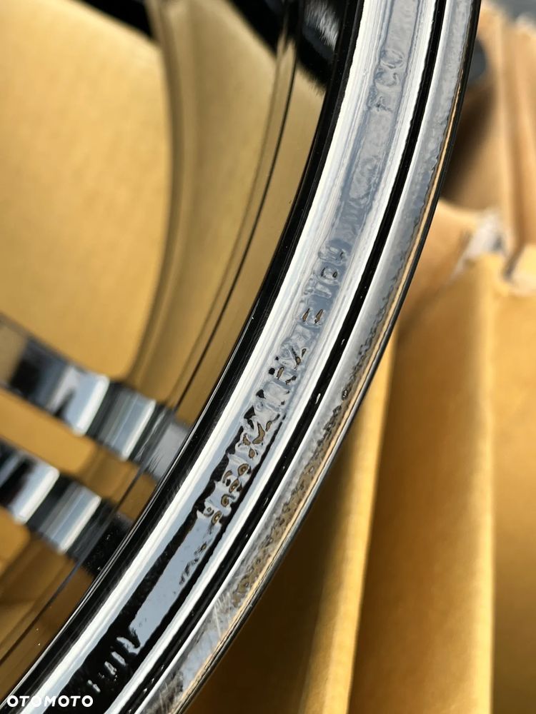 Oryginalne  Felgi Porsche Taycan 21'' Black Piano Edytion - 9