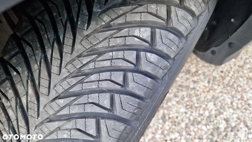 Ford Kuga 2.0 TDCi 4x4 Titanium - 37