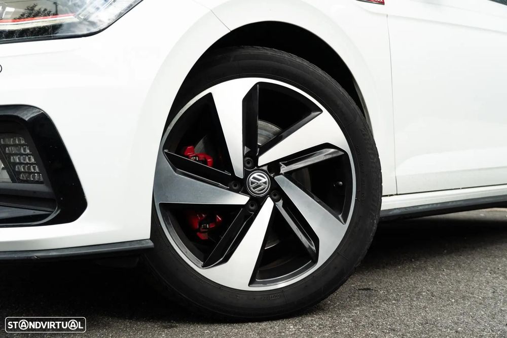 VW Polo 2.0 TSI DSG GTI - 23