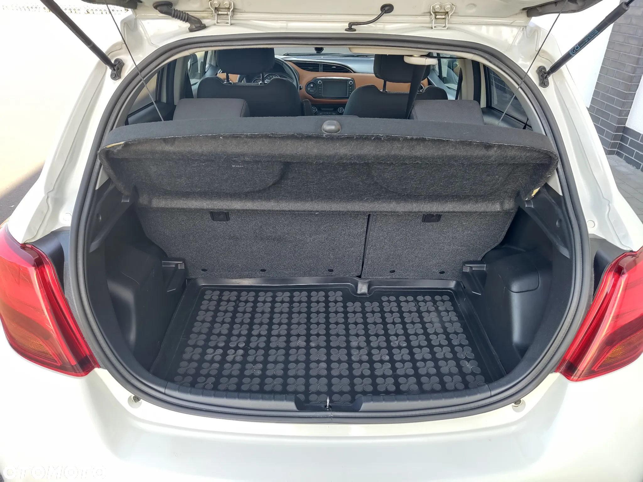 Toyota Yaris 1.33 Prestige - 18